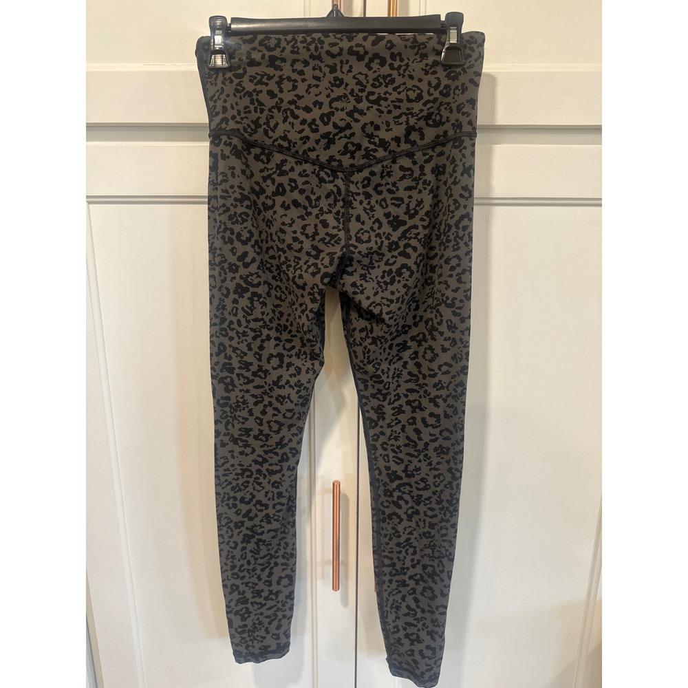 Athleta Elation Ultra High Rise Tight Grey Leopard atheltic Legging Womens Small - Picture 5 of 7